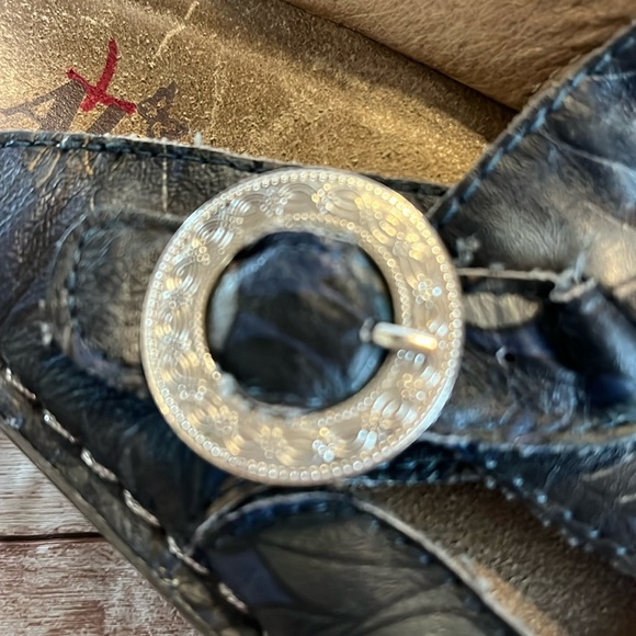 Algeria Blue and Silver Floral Pattern Leather Clogs Size 37 - Picture 7 of 10